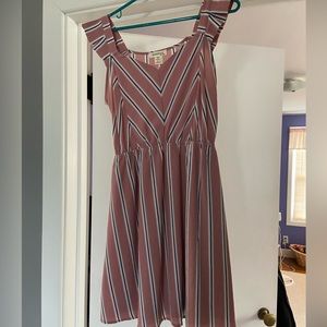 pink sleeveless dress